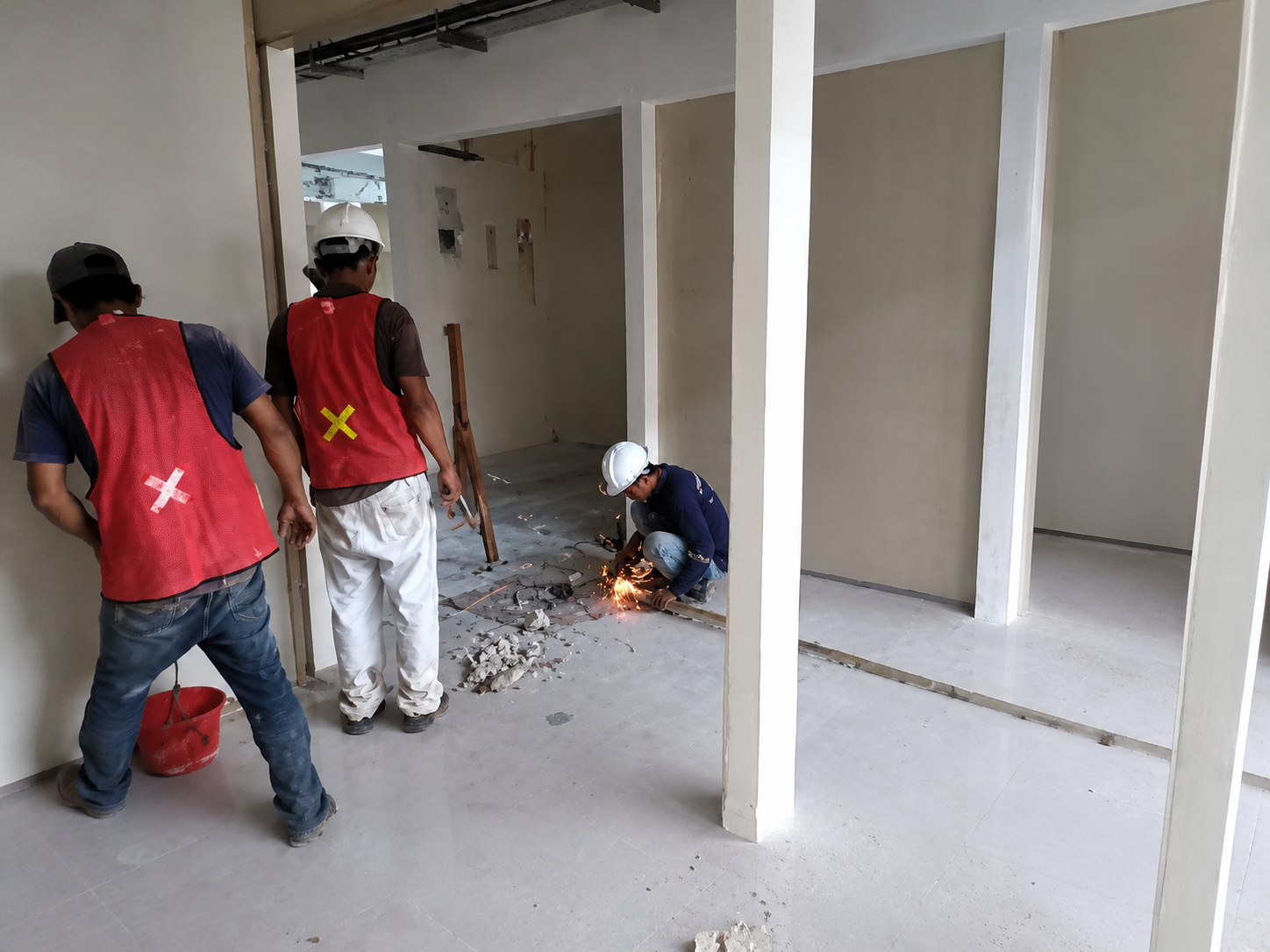 Pembangunan pasar dan bangunan komersial di Depok